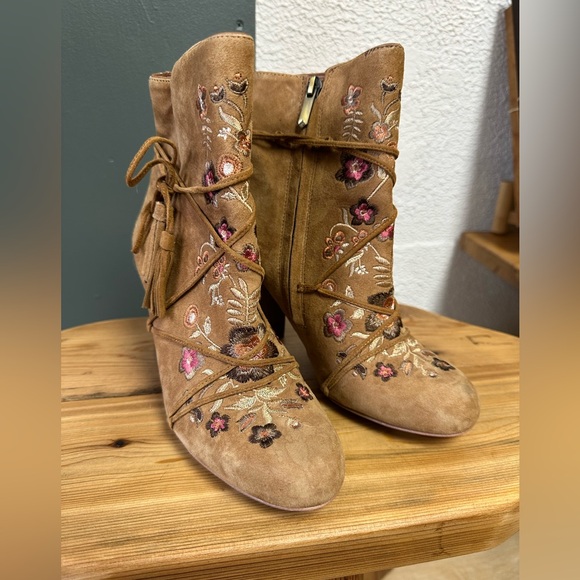 Sam Edelman Shoes - SAM EDELMAN Winnie Anthropologie Tan Suede Floral Embroidered Lace Ankle Boots 5